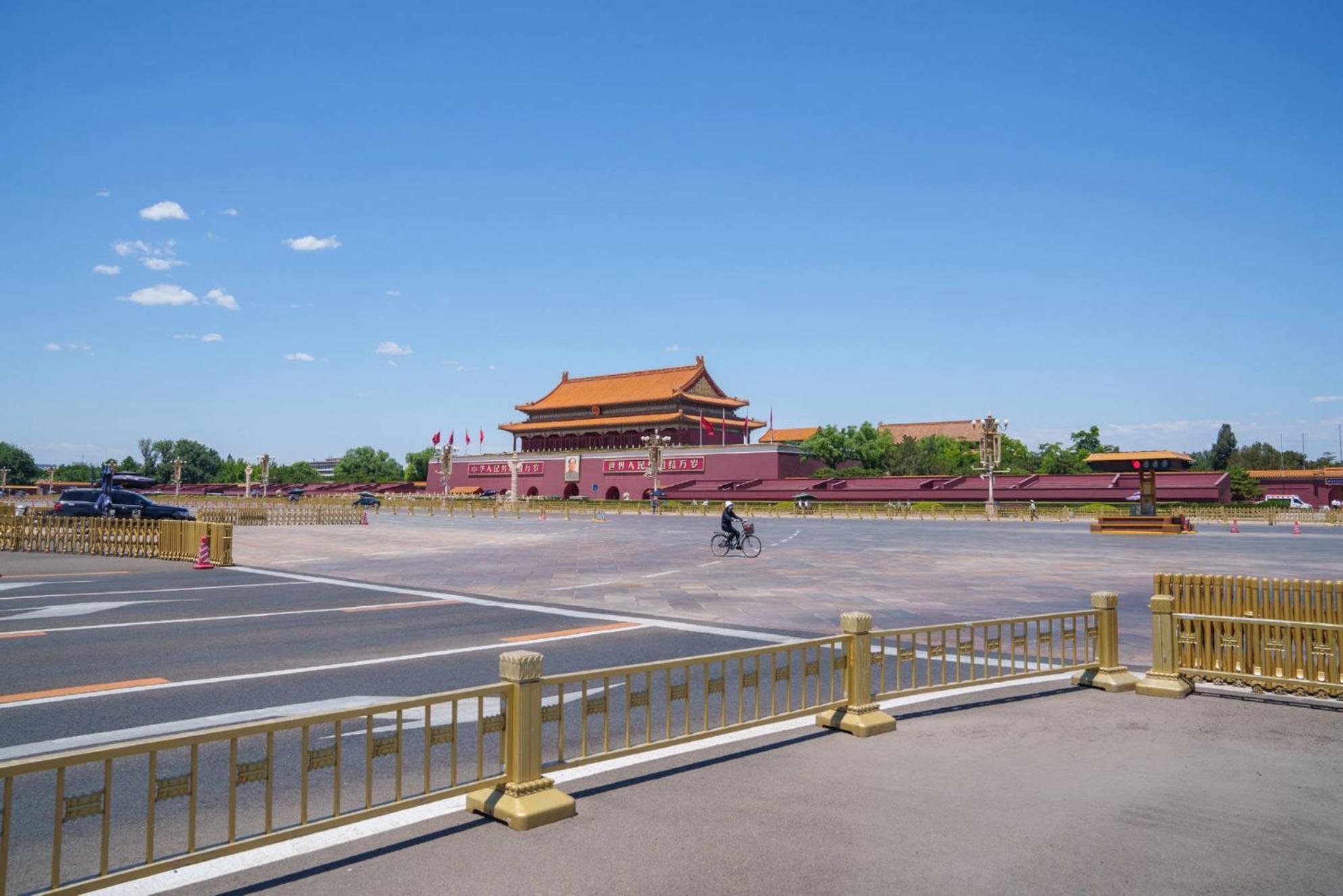 Hotel Jingfang Building Smart Hotel - Located In The Busiest Area Of The City Center, Close To Tiananmen Square And The Forbidden City, Wangfujing Shopping Street, Newly Opened Hotel, 3 Minutes Walk To Wangfujing St Ation On Line 1